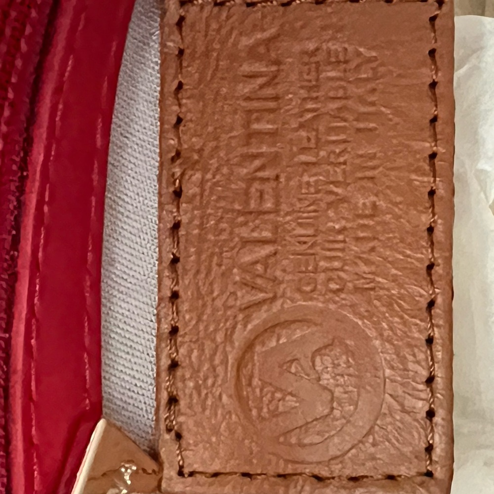 Red Valentina - Picture 4 of 4
